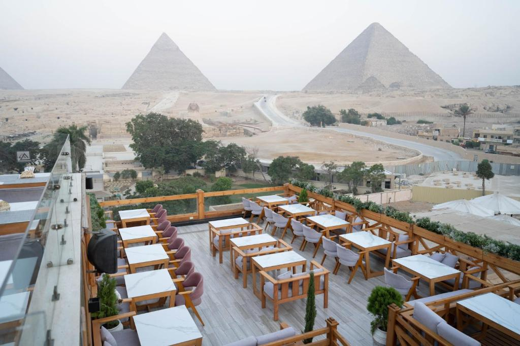 Great Pyramid Inn